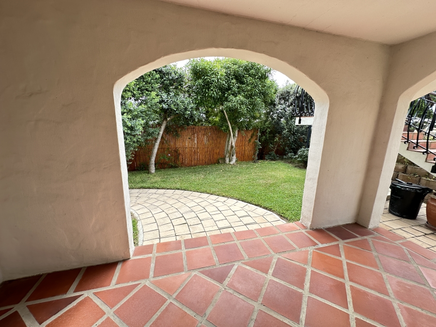 6 Bedroom Property for Sale in Kingfisher Creek Western Cape